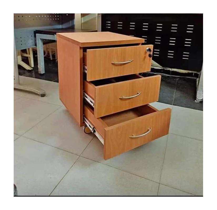 Wooden drawer unit with 3 drawers image